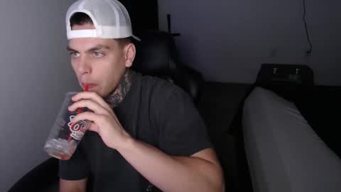 Snapshot of johnafterdark chatting on 02/06/26, 04:39 JAXX online show from 02/06/26, 04:39
