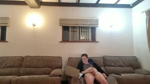 Snapshot of johnathan_stuart33 chatting on 06/07/26, 12:37 johnathan_stuart33 online show from 06/07/26, 12:37