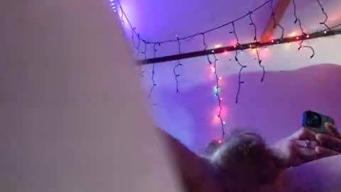 Snapshot of johnboii813 chatting on 12/20/24, 03:21 johnboii813 online show from 12/20/24, 03:21