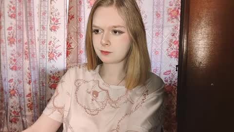 Snapshot of johnettebrackbill chatting on 04/02/26, 07:39 SofiaOweenss online show from 04/02/26, 07:39