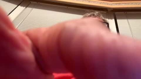 Snapshot of johnhung1217 chatting on 11/17/25, 02:06 johnhung1217 online show from 11/17/25, 02:06