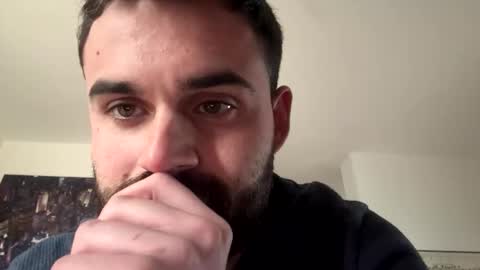 Snapshot of johnmayer89 chatting on 01/06/26, 02:43 JohnMayer 89 online show from 01/06/26, 02:43