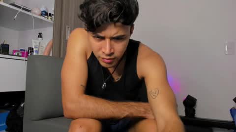 johnny_bravo777 online show from 02/05/25, 03:45