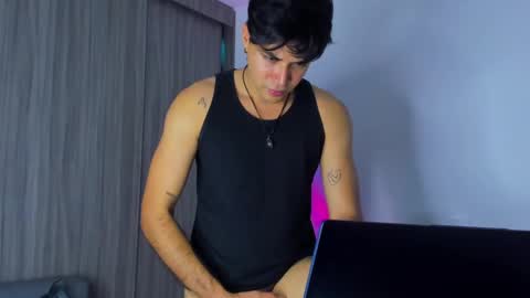 johnny_bravo777 online show from 02/06/25, 06:29