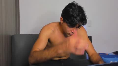 johnny_bravo777 online show from 02/12/25, 03:07