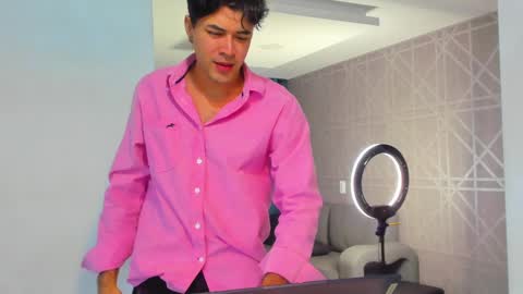 johnny_bravo777 online show from 02/17/25, 03:47