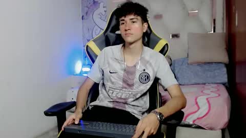 johnny_cagee online show from 01/16/26, 03:43