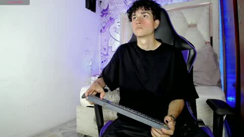 johnny_cagee online show from 04/13/26, 04:07