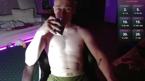 Johnny online show from 05/03/26, 07:53