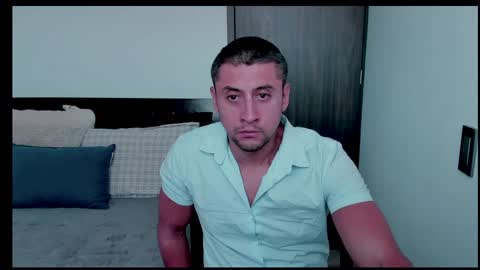 Snapshot of johnny_seens1 chatting on 01/23/25, 07:40 Johnny online show from 01/23/25, 07:40