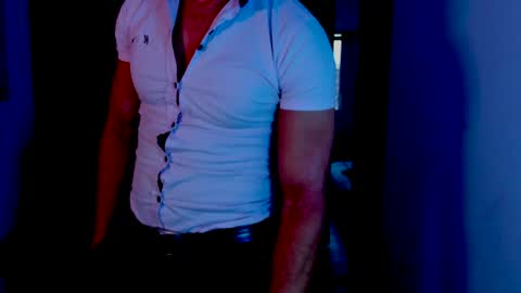 Snapshot of johnny_seens1 chatting on 05/25/26, 10:38 Johnny online show from 05/25/26, 10:38