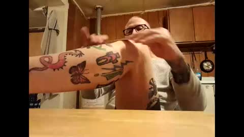 Snapshot of johnnyanubis chatting on 02/19/26, 04:25 Master online show from 02/19/26, 04:25