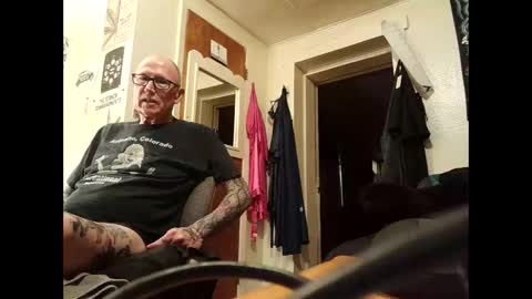 Snapshot of johnnyanubis chatting on 02/27/26, 01:16 Master online show from 02/27/26, 01:16