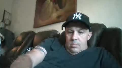 Snapshot of johnnycb7 chatting on 12/01/25, 06:35 johnnycb7 online show from 12/01/25, 06:35