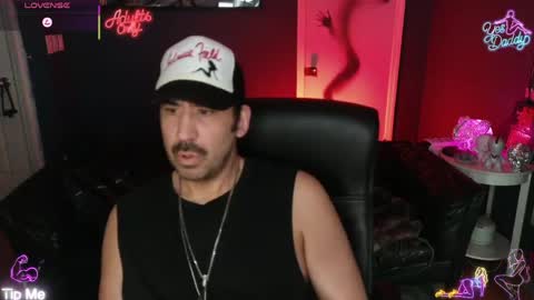 Snapshot of johnnyfromspace chatting on 04/19/26, 07:51 Johnny from Space online show from 04/19/26, 07:51