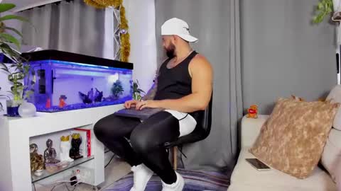 JOHNNY online show from 12/22/24, 12:28