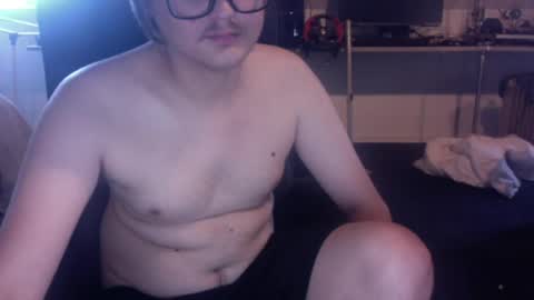 Snapshot of johnnygte chatting on 07/17/26, 06:24 johnnygte online show from 07/17/26, 06:24