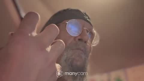 johnnyshung1 online show from 12/30/24, 09:27