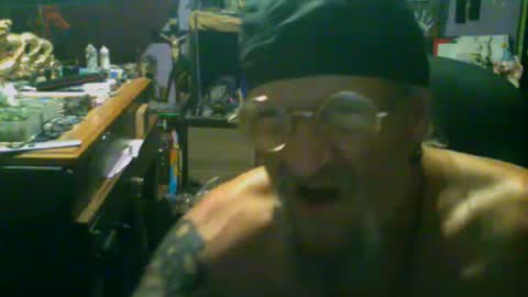 johnnyshung1 online show from 09/25/25, 06:39