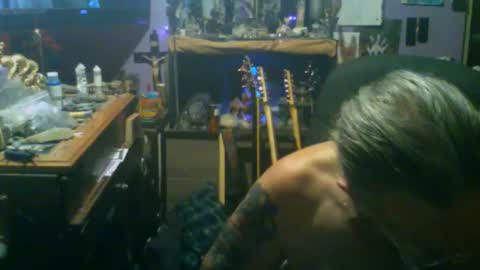 johnnyshung1 online show from 11/29/25, 06:55