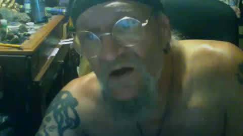 johnnyshung1 online show from 12/03/25, 04:27