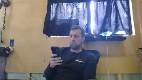 Snapshot of johnplayer23 chatting on 04/19/26, 06:21 johnplayer23 online show from 04/19/26, 06:21