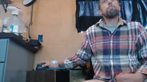 Snapshot of johnplayer23 chatting on 04/20/26, 02:31 johnplayer23 online show from 04/20/26, 02:31