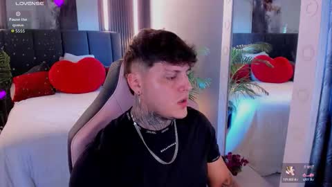 Snapshot of johny_multicum chatting on 09/09/25, 09:14 Johny online show from 09/09/25, 09:14