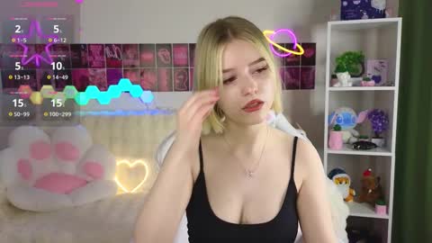 Paula online show from 02/19/25, 09:03