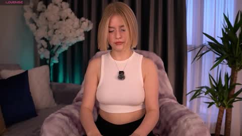 Paula online show from 09/29/25, 03:11