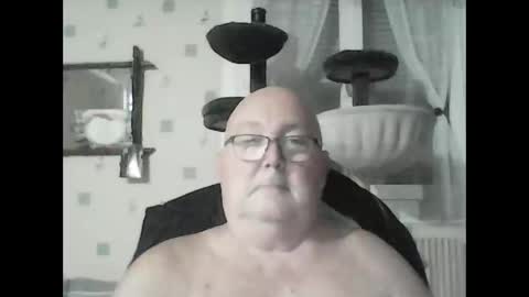 jojo60000529566 online show from 12/03/24, 01:41