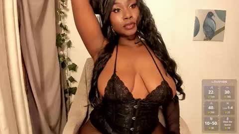 Snapshot of jolene_e chatting on 10/28/25, 05:00 Clara online show from 10/28/25, 05:00