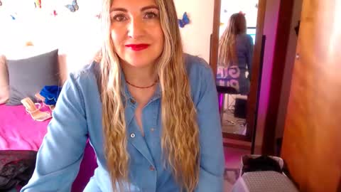 Jolie Mature online show from 12/01/25, 08:36