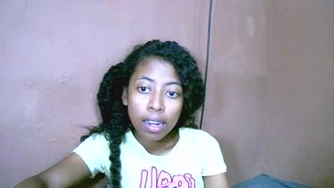 Snapshot of joliekah27 chatting on 02/26/25, 12:05 joliekah27 online show from 02/26/25, 12:05