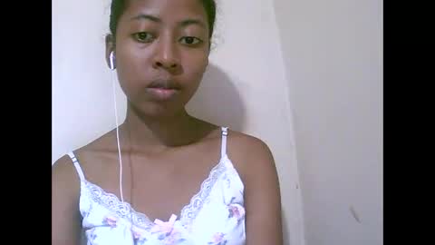 joliekah27 online show from 04/18/26, 07:45