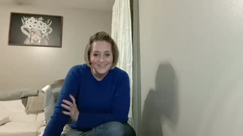 Snapshot of joliexx41 chatting on 12/06/24, 02:24 Jolie online show from 12/06/24, 02:24