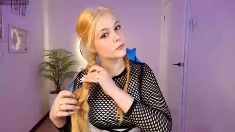 Polly  online show from 11/23/25, 03:06