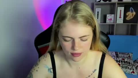 Snapshot of jolly_doll_ chatting on 06/17/26, 02:58 Jolly online show from 06/17/26, 02:58