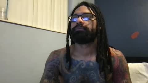 Snapshot of jon2h6k chatting on 01/27/25, 05:04 jon2h6k online show from 01/27/25, 05:04