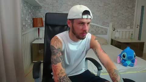 Snapshot of jonahshaw chatting on 07/18/26, 04:49 JonahShaw online show from 07/18/26, 04:49