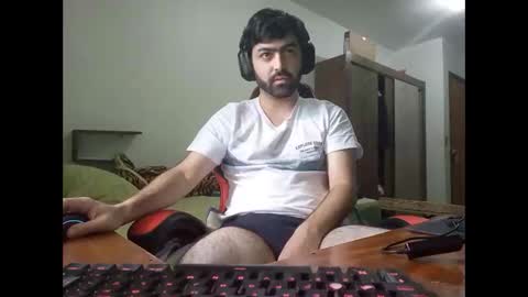 Snapshot of jonasf2525 chatting on 11/26/25, 04:19 jonasf2525 online show from 11/26/25, 04:19