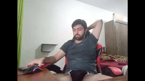 Snapshot of jonasf2525 chatting on 12/22/25, 04:53 jonasf2525 online show from 12/22/25, 04:53