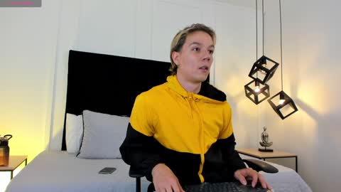 Jonathan Danielss  online show from 01/22/25, 11:34