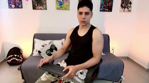 Instagram jonathanfit14 online show from 04/17/26, 09:07