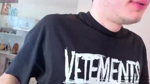 jonhy_merlin online show from 04/09/26, 01:49