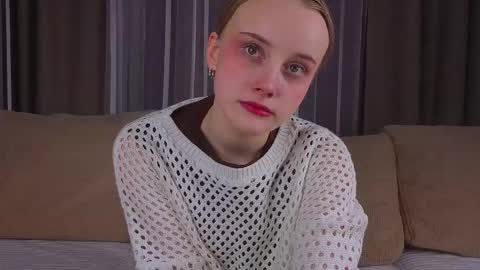 Snapshot of jonnienita chatting on 02/25/26, 02:27 Alice online show from 02/25/26, 02:27