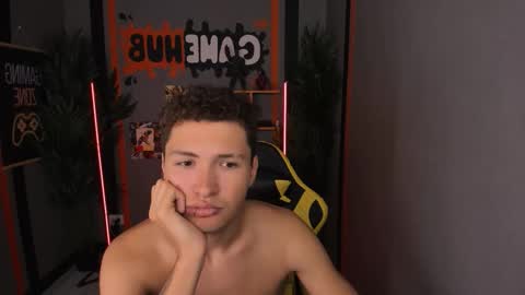 Snapshot of jonny_dark chatting on 10/14/25, 10:49 Jonny online show from 10/14/25, 10:49