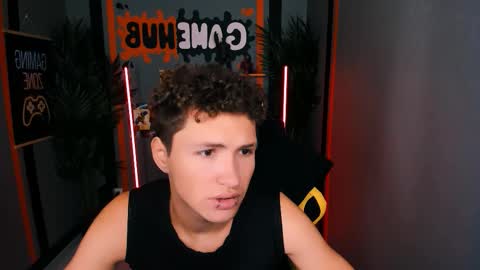 Snapshot of jonny_dark chatting on 10/17/25, 10:40 Jonny online show from 10/17/25, 10:40