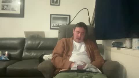 Snapshot of jonnybeeswax7376964133 chatting on 10/22/25, 09:03 jonnybeeswax7376964133 online show from 10/22/25, 09:03