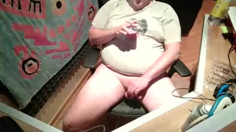 Snapshot of jonnyfreesolo chatting on 10/19/25, 01:39 jonnyfreesolo online show from 10/19/25, 01:39